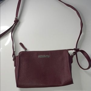 Kenneth Cole Reaction Shoulder Bag